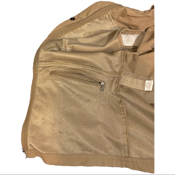 SOLD-Magellan’s Women’s Traveler’s Pocket Vest, size Medium - Picture 11 of 13